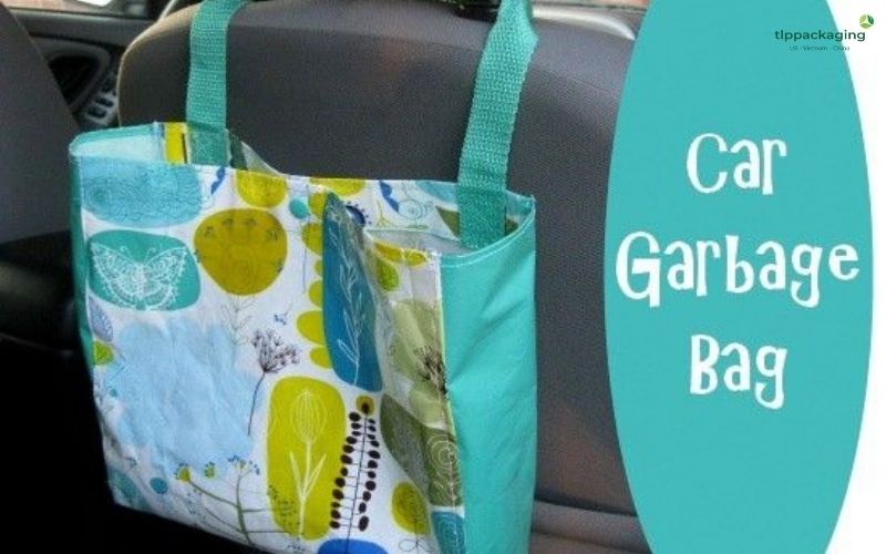 Storing reusable shopping bags in car